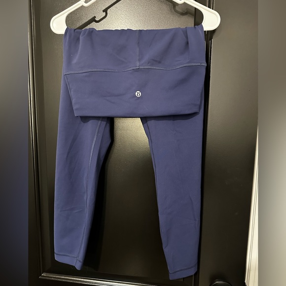 lululemon athletica Pants - Wunder under size 8 like new condition only worn a few times, no rip tag